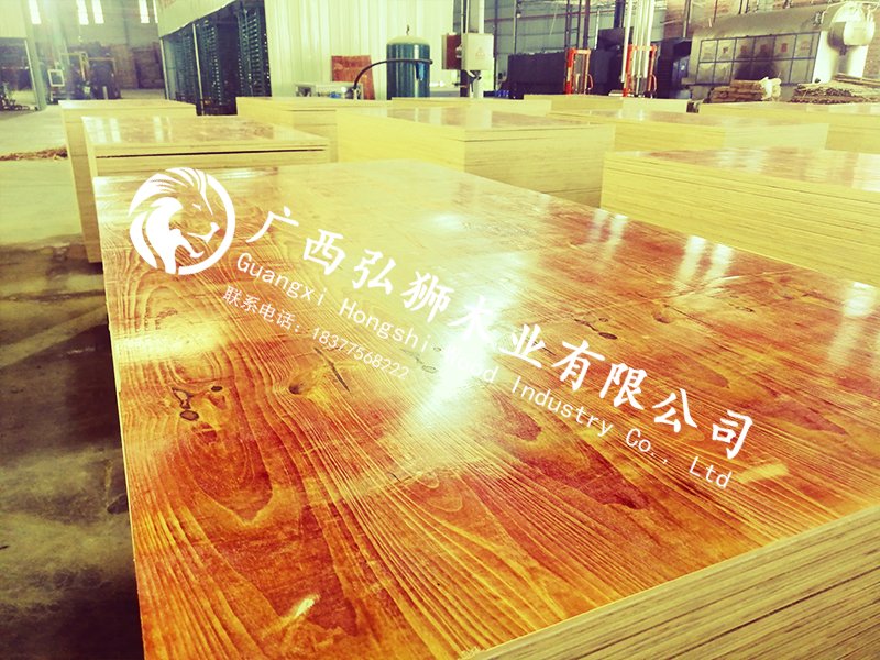 優質建筑模板比較少開裂